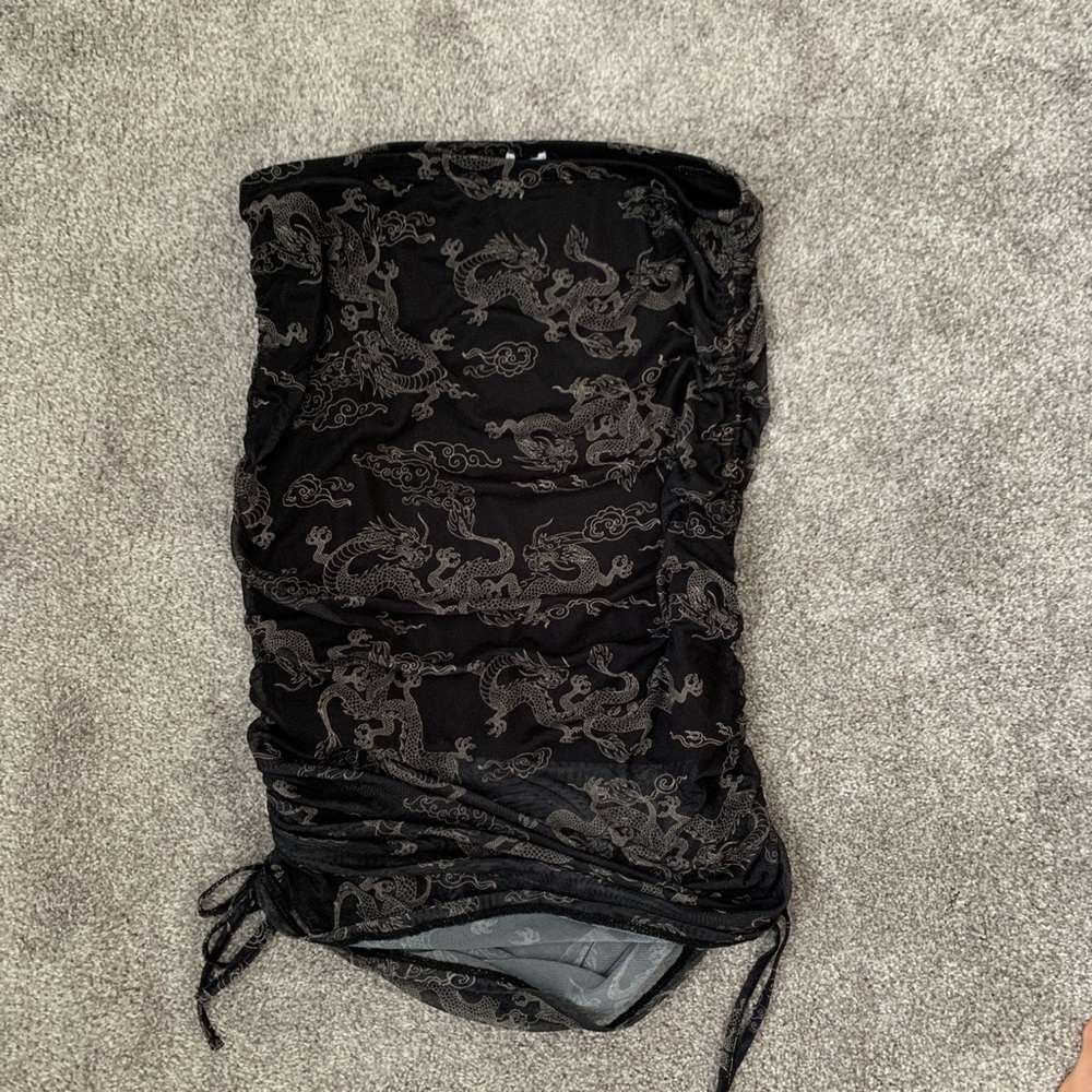 Garage mesh skirt
